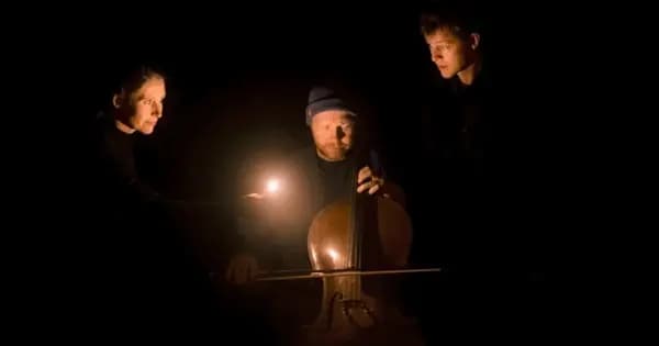 Hvorfor bliver det nat 6+ år / Teatermagi Amager