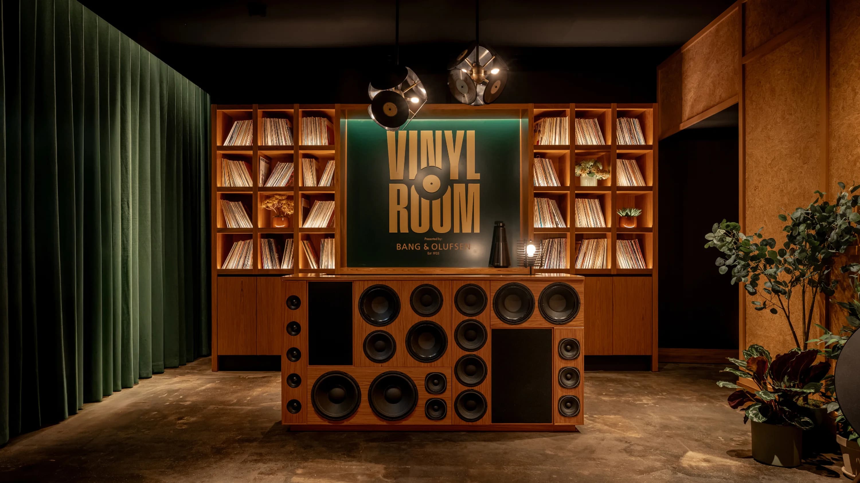 ANNIKA | Vinyl Room Upgrade