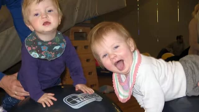 Vilde lege med de mindste (baby 4-12 mdr.)